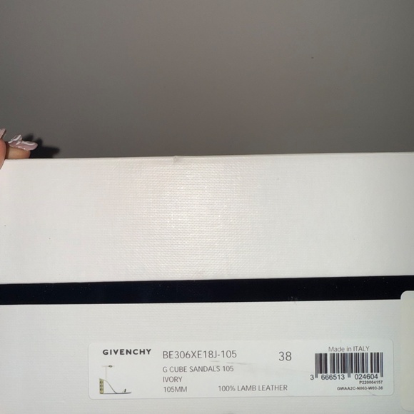 Givenchy G Cube Sandals Ivory - Picture 6 of 6